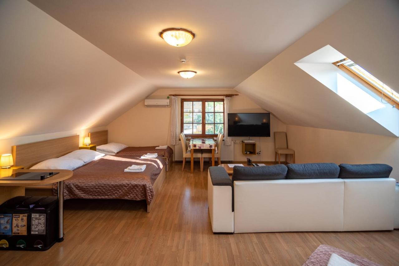 Apartman A Ubytovani U Machu Mikulov Exterior foto
