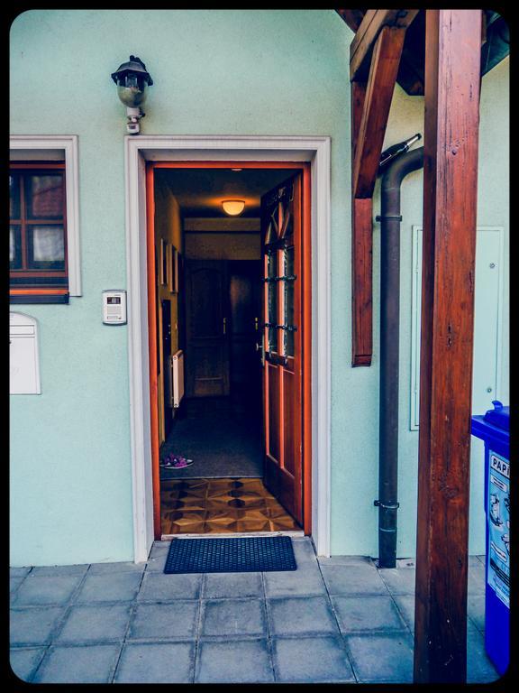 Apartman A Ubytovani U Machu Mikulov Exterior foto